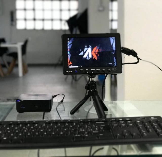 New #development #project @visionnaire.media #bigprojects don’t need #bigmonitors 😂😂😂 #vr #wearevr