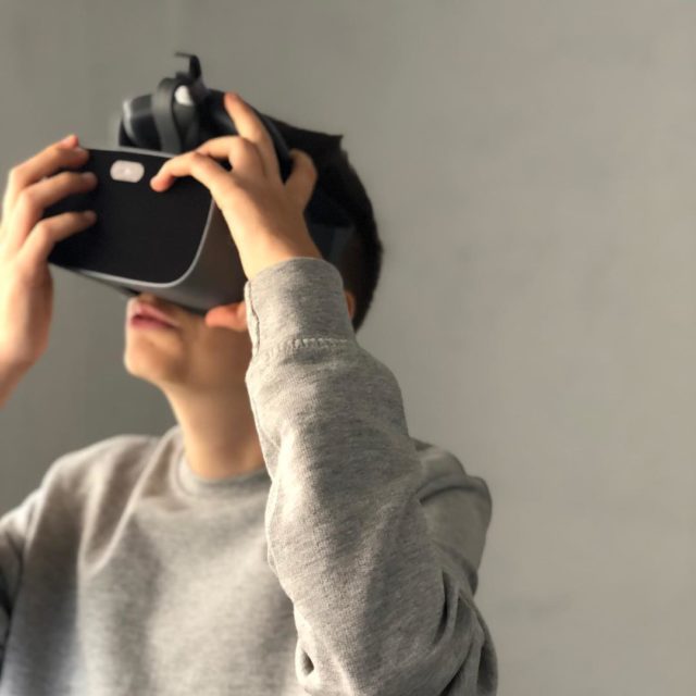 @_.locaa Riccardo and his first #vr #experience as an intern in @visionnaire.media #enthusiasm #wearevr #picointercative #discover #reality #internlife